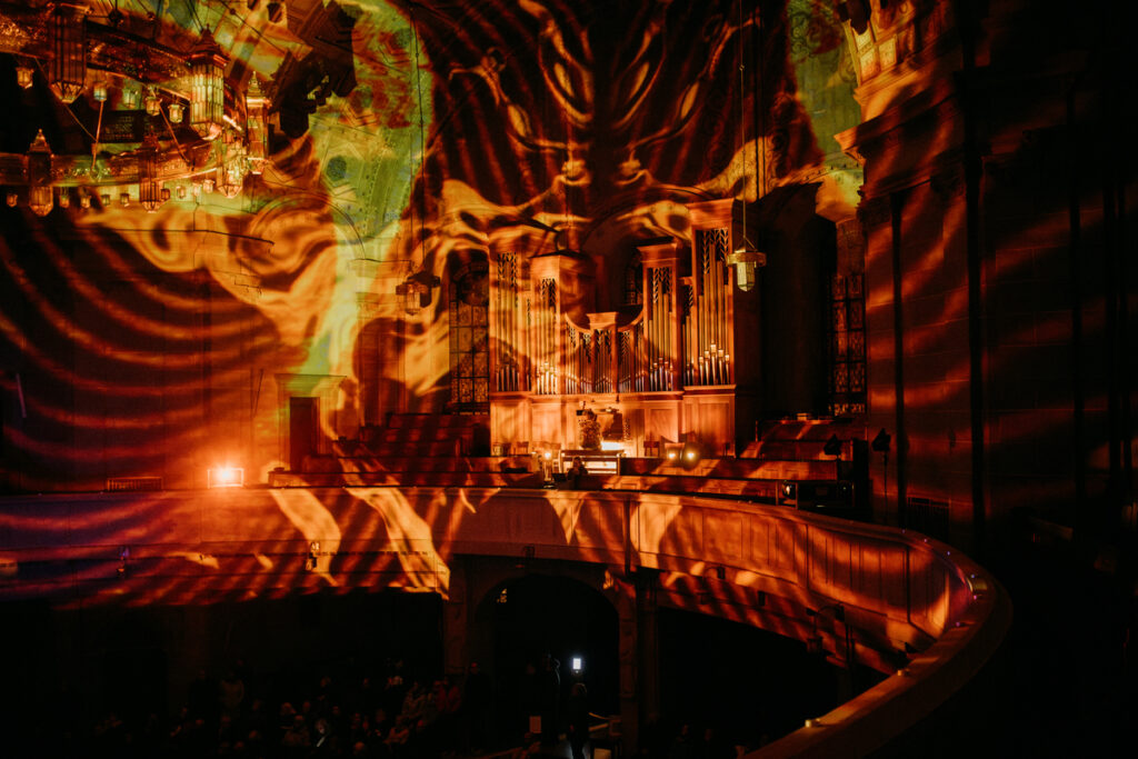 Kirche mit Lichtanimation