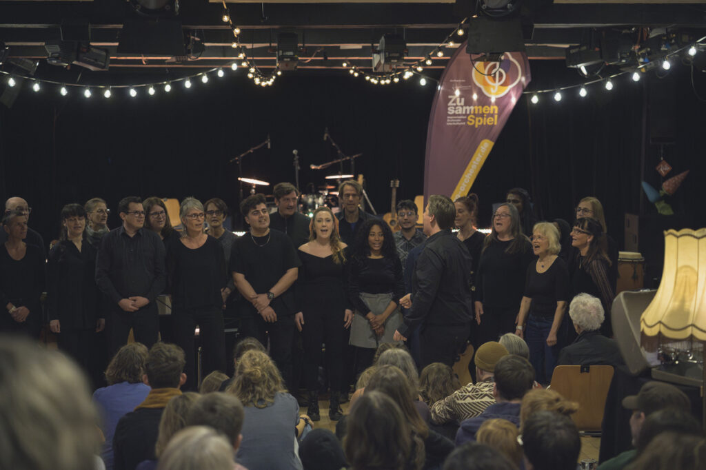 Improvisationsorchester ZusammenSpiel beim Melodica Festival